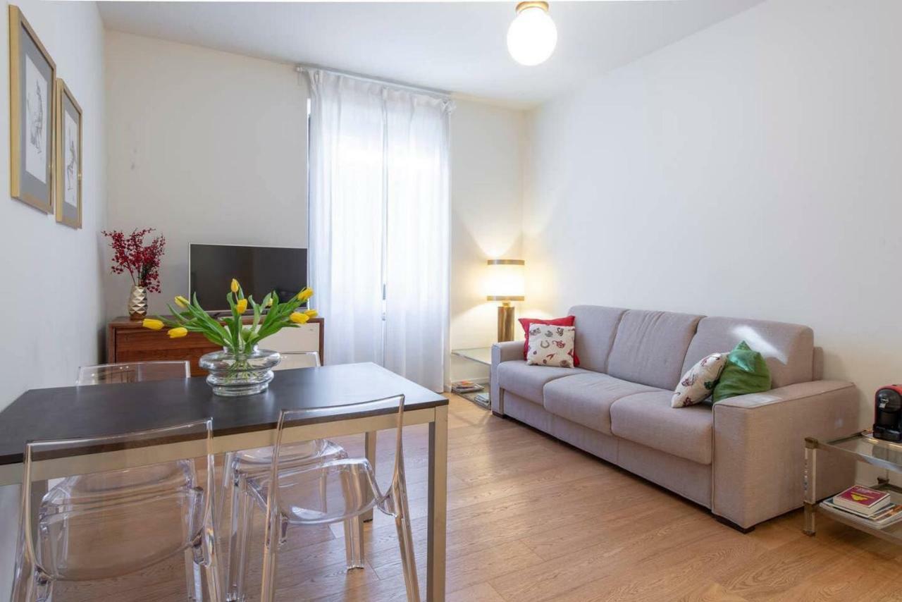 Joivy 1Br Apt In Isola With Stunning View To Bosco Verticale ミラノ エクステリア 写真