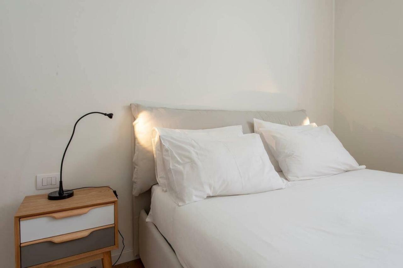 Joivy 1Br Apt In Isola With Stunning View To Bosco Verticale ミラノ エクステリア 写真